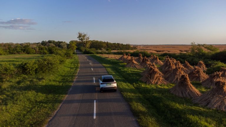 Különleges flottakedvezmény kamarai tagoknak és rendvédelmi dolgozóknak az Omoda Jaecoo Titán szalonban.